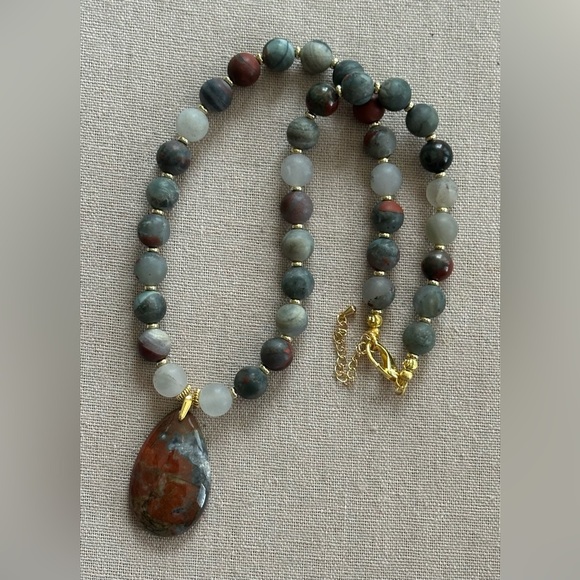 22-1/2 inch Matte Bloodstone bead Necklace NWOT - Picture 2 of 11